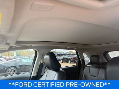 Certified 2021 Ford Edge Titanium image 6