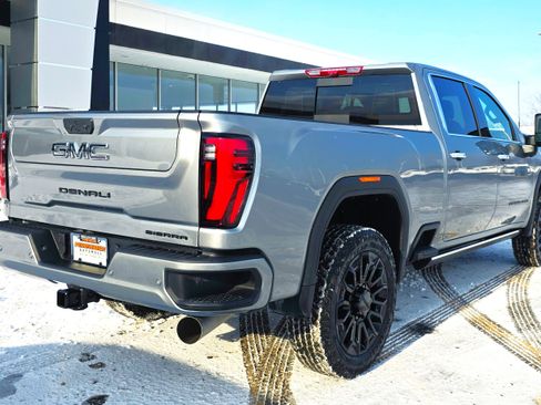 New 2026 GMC Sierra 2500 Denali Ultimate w/ LPO, Black Badging Package image 9