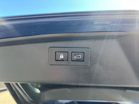 Used 2022 Subaru Outback Premium AWD/4WD image 29