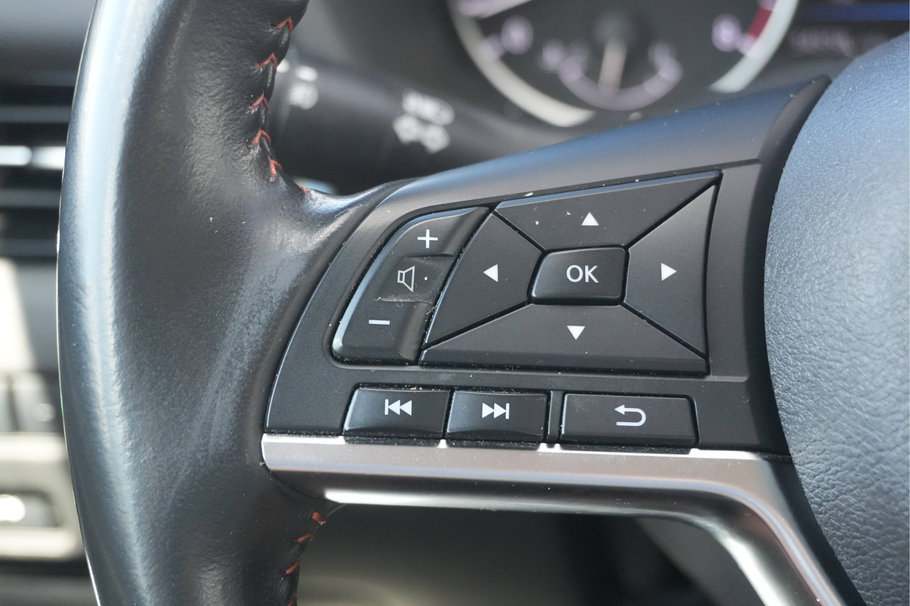 Used 2022 Nissan Sentra SR w/ Trunk Package FWD image 24