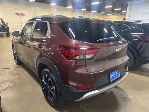 Used 2023 Chevrolet TrailBlazer LT image 2