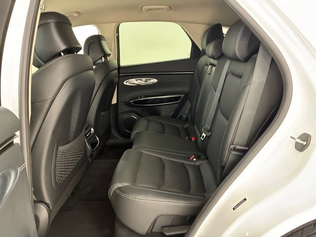Used 2025 Genesis GV70 2.5T AWD/4WD image 18