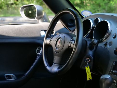 Used 2007 Pontiac Solstice Convertible w/ Premium Package RWD image 22
