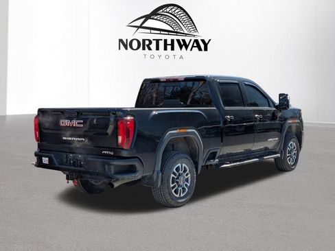 Used 2023 GMC Sierra 2500 AT4 w/ AT4 Preferred Package AWD/4WD image 4