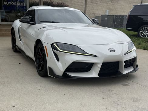 Used 2020 Toyota Supra Launch Edition w/ Driver Assist Package RWD image 3
