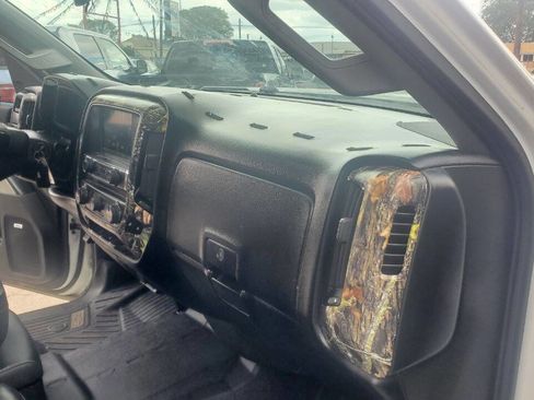 Used 2018 Chevrolet Silverado 1500 LT w/ Texas Edition image 32