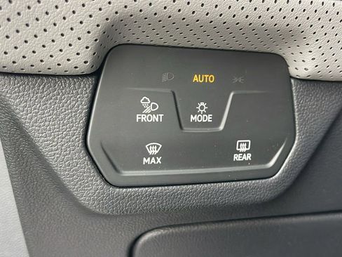 New 2025 Volkswagen Atlas Peak Edition SE image 25