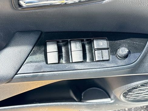 Used 2019 Toyota Prius LE image 19