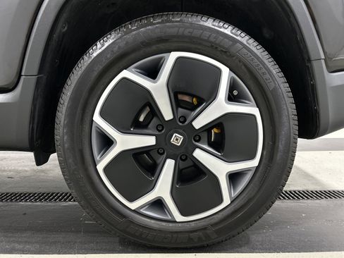 Used 2022 Rivian R1T Launch Edition image 10
