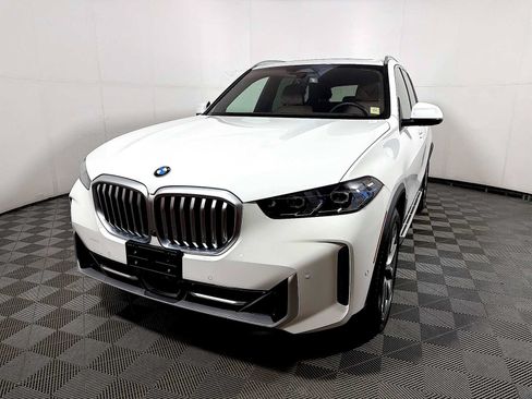 Used 2026 BMW X5 xDrive40i AWD/4WD image 3