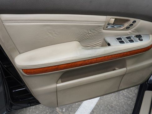 Used 2004 Lexus RX 330 w/ Premium Plus Pkg FWD image 13