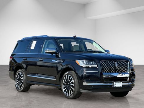 Used 2023 Lincoln Navigator Black Label AWD/4WD image 9