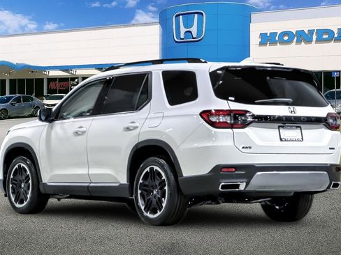 New 2026 Honda Pilot Touring image 3