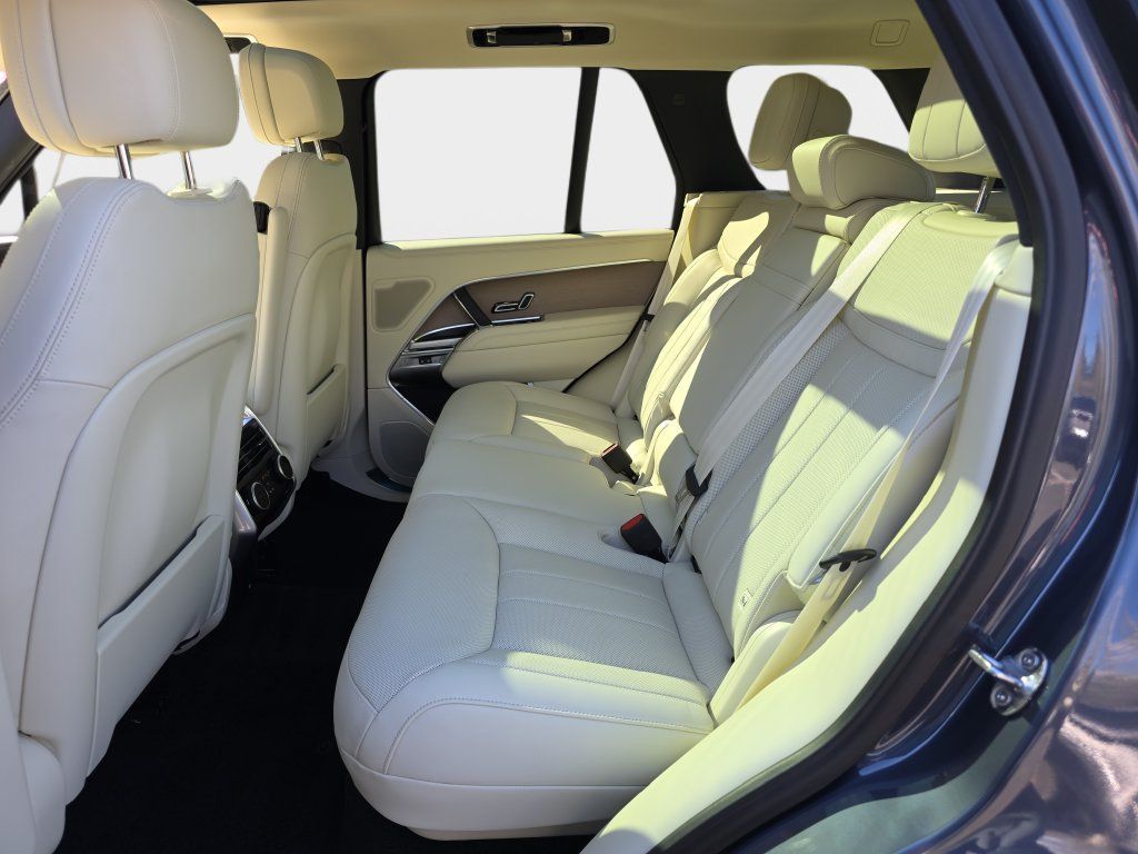 New 2026 Land Rover Range Rover SE AWD/4WD image 14