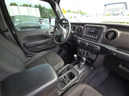 Used 2023 Jeep Gladiator Sport AWD/4WD image 22