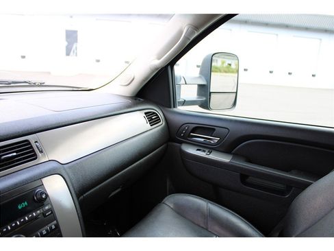 Used 2013 Chevrolet Silverado 2500 LTZ w/ LTZ Plus Package image 26
