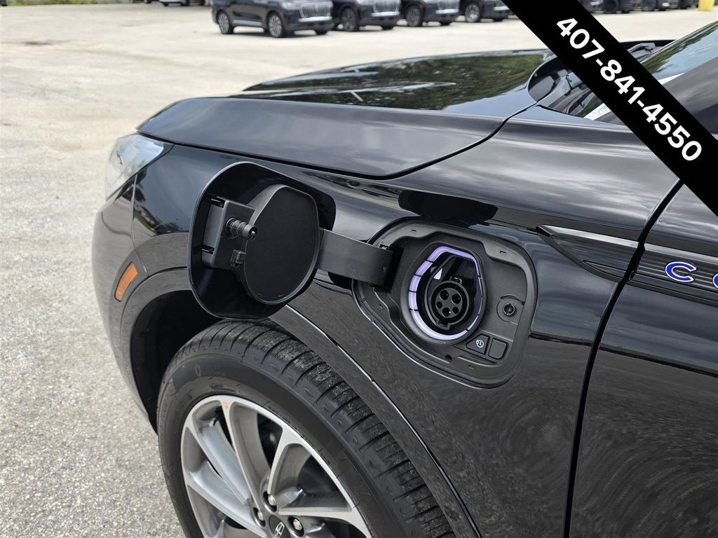 New 2025 Lincoln Corsair Grand Touring w/ Equipment Group 302A AWD/4WD image 8