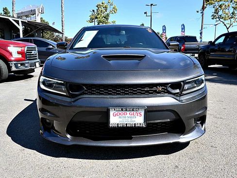 Used 2019 Dodge Charger Scat Pack w/ Plus Group RWD image 2