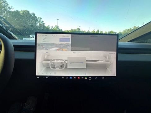 Used 2025 Tesla Cybertruck AWD Crew Cab image 32