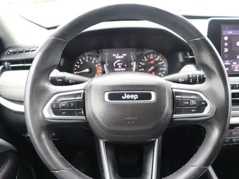 Used 2022 Jeep Compass Latitude image 17
