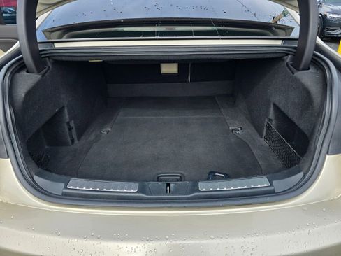 Used 2017 Lincoln Continental Select image 16