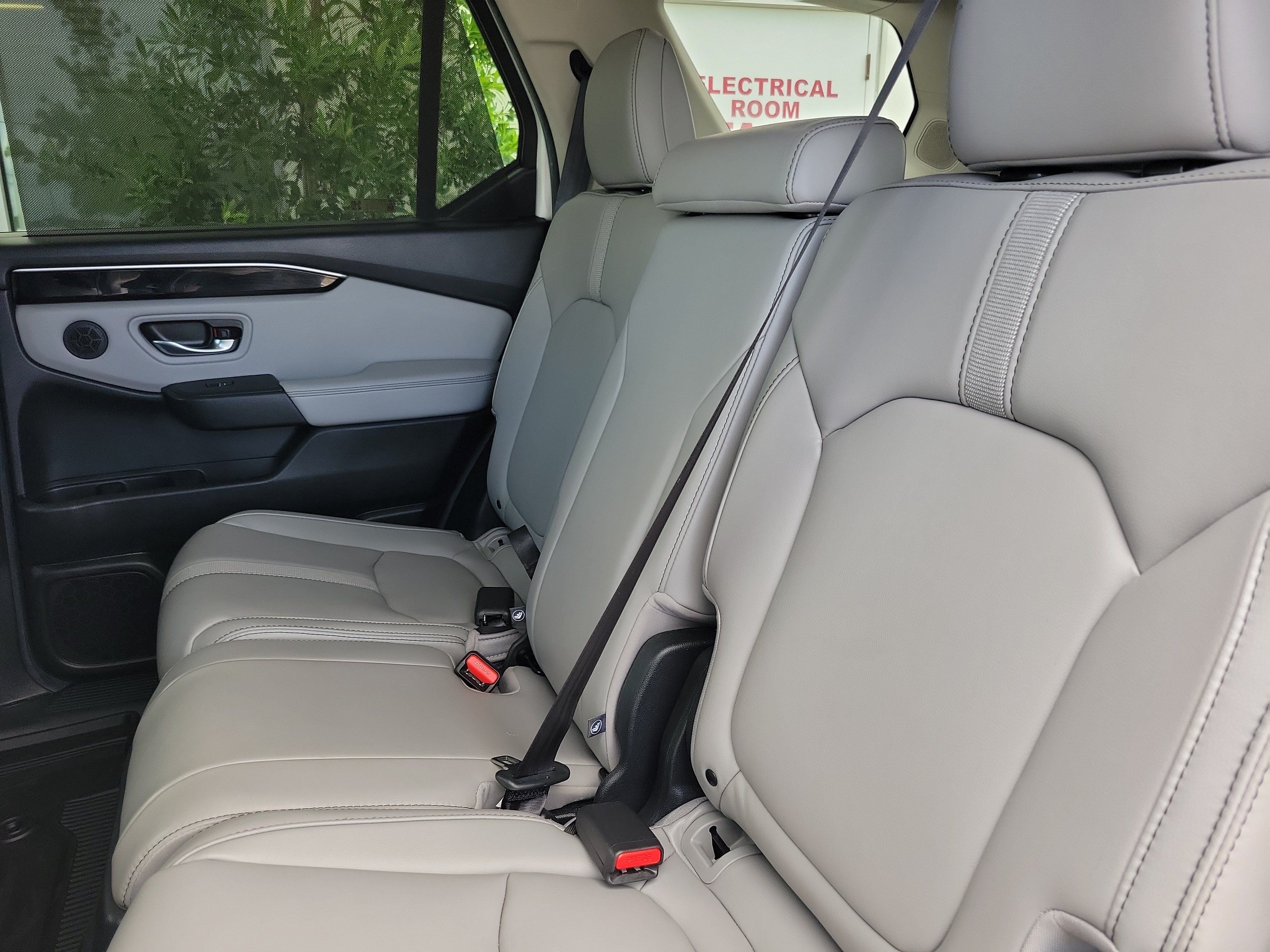Used 2025 Honda Pilot Touring image 17