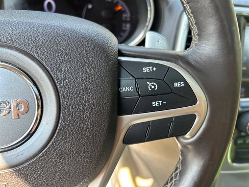 Used 2015 Jeep Grand Cherokee Overland AWD/4WD image 23