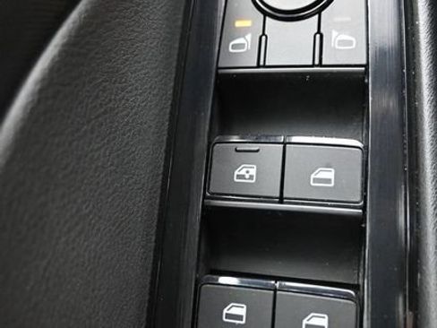 Used 2024 Nissan Rogue S FWD image 22