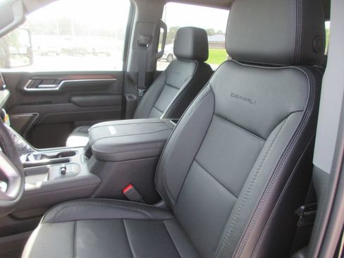 New 2026 GMC Sierra 2500 Denali w/ Denali Reserve Package AWD/4WD image 12