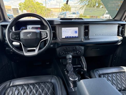 Used 2021 Ford Bronco Outer Banks AWD/4WD image 6