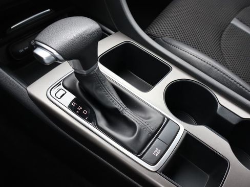 Used 2019 Kia Optima S image 9