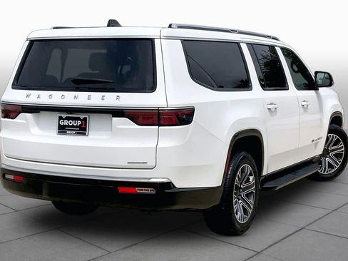 Used 2024 Jeep Wagoneer L Series II RWD image 13