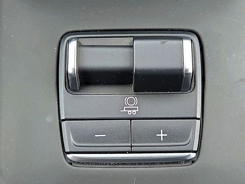 Used 2024 GMC Sierra 1500 Denali w/ Denali Reserve Package AWD/4WD image 19