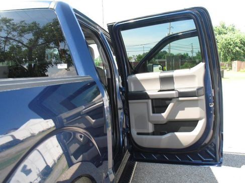 Used 2016 Ford F150 XLT w/ Equipment Group 302A Luxury AWD/4WD image 18