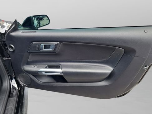 Used 2018 Ford Mustang GT RWD image 5