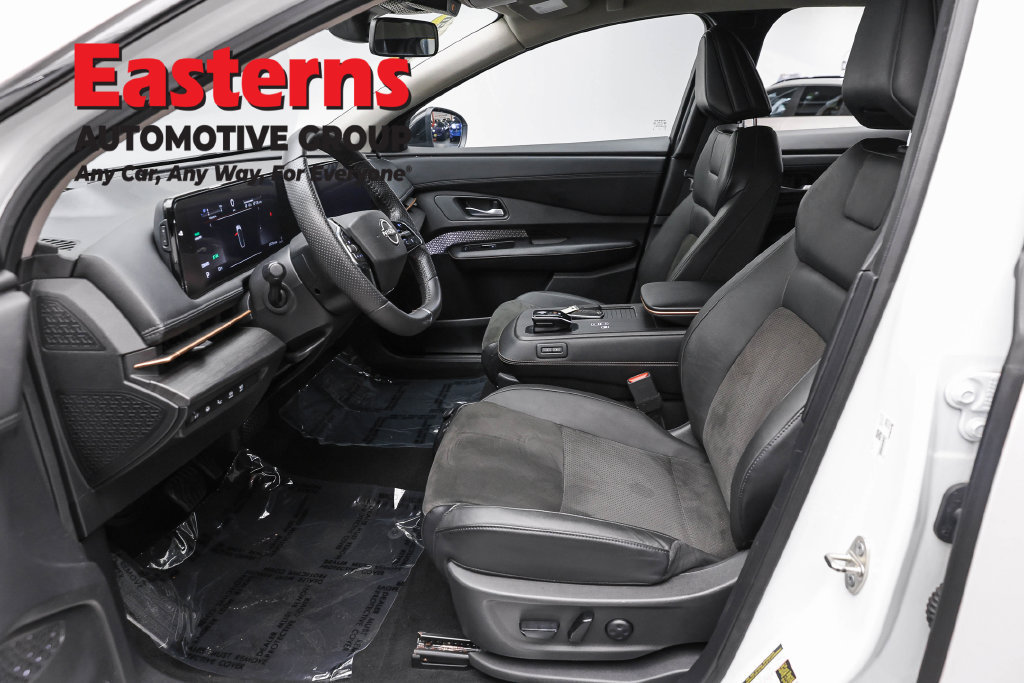 Used 2024 Nissan Ariya AWD image 15