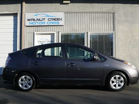 Used 2008 Toyota Prius Touring FWD image 23