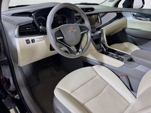 Certified 2025 Cadillac XT6 Premium Luxury image 7
