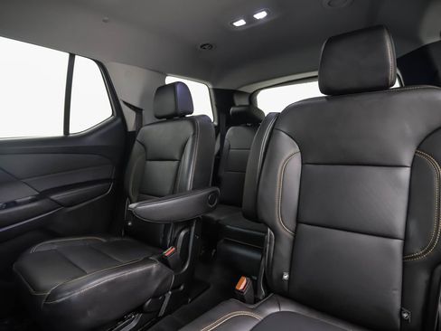 Used 2021 Chevrolet Traverse LT image 22