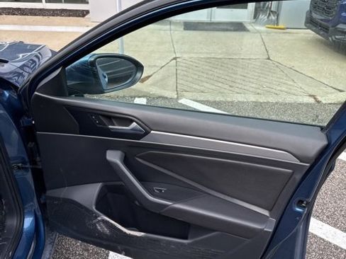 Used 2019 Volkswagen Jetta S image 25