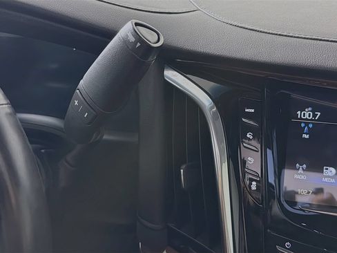 Used 2018 Cadillac Escalade Luxury AWD/4WD image 22