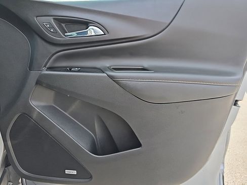 Used 2024 Chevrolet Equinox Premier image 39