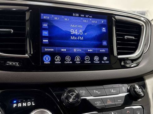 Used 2017 Chrysler Pacifica Touring-L Plus w/ Advanced Safetytec Group image 18