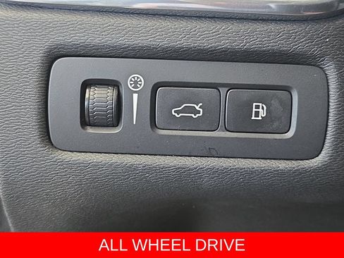 Used 2018 Volvo XC60 T8 Inscription w/ Advanced Package AWD/4WD image 24