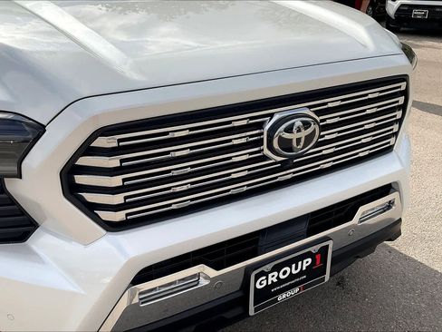 Used 2025 Toyota Tacoma Limited image 29