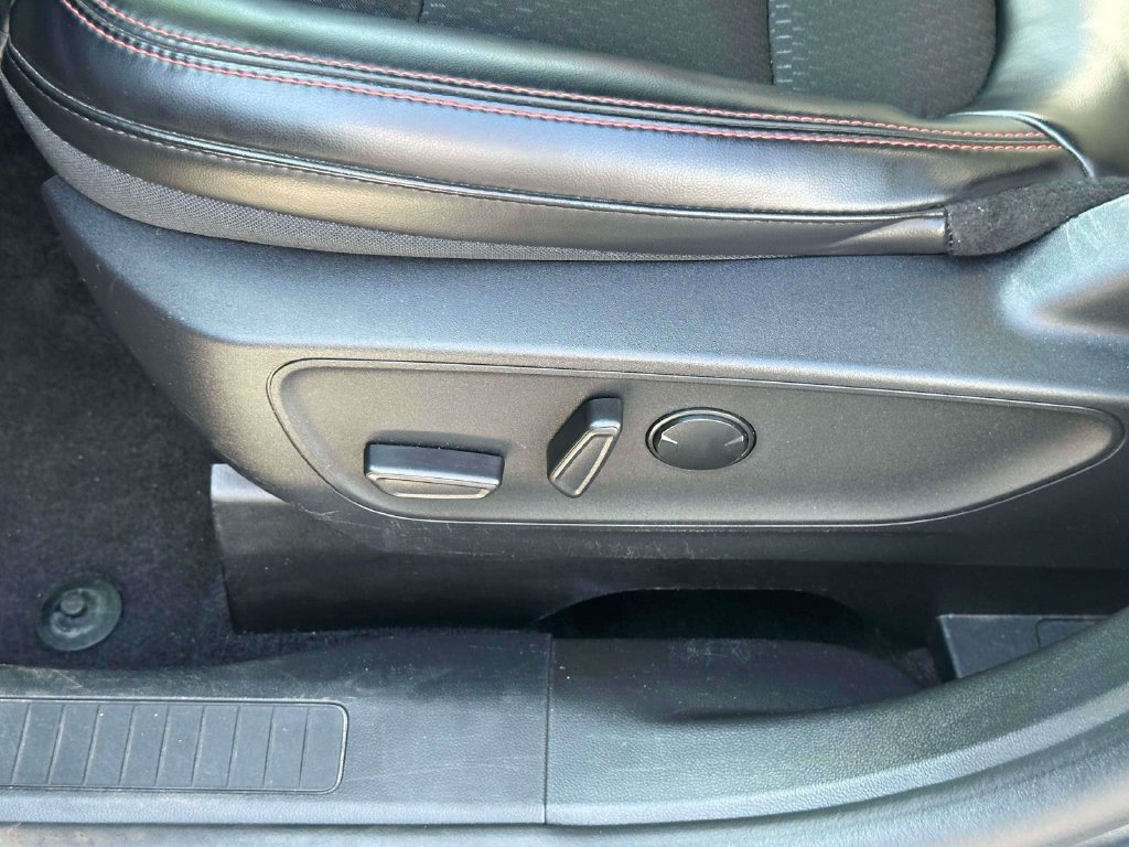 Used 2025 Ford Escape ST-Line Select AWD/4WD image 19