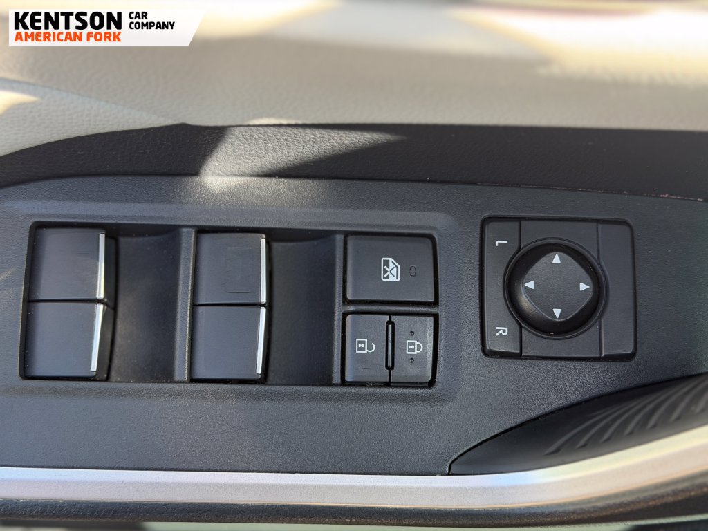 Used 2019 Toyota RAV4 XLE Premium w/ Cold Weather Package AWD/4WD image 20