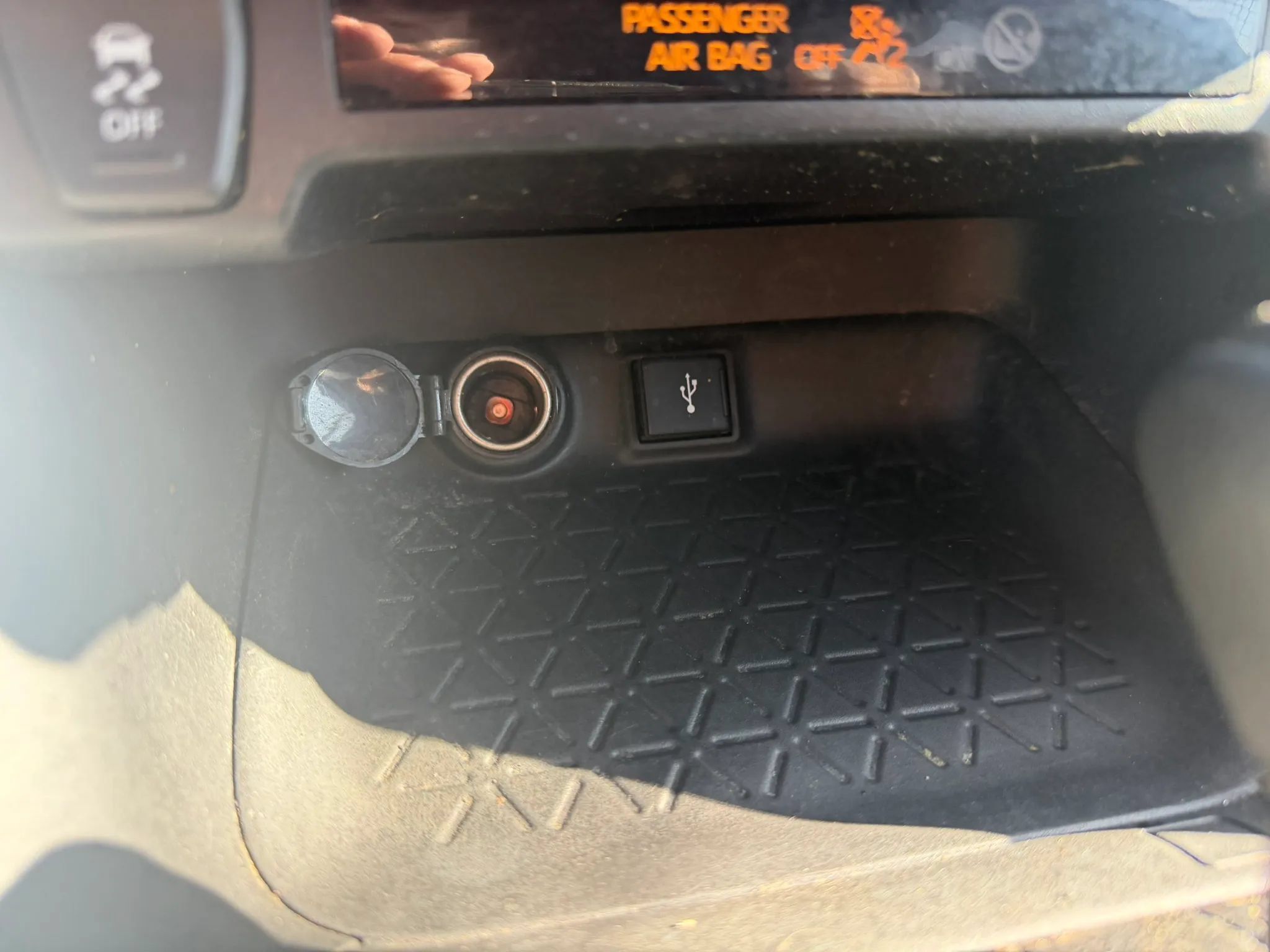 Used 2021 Toyota RAV4 LE AWD/4WD image 20
