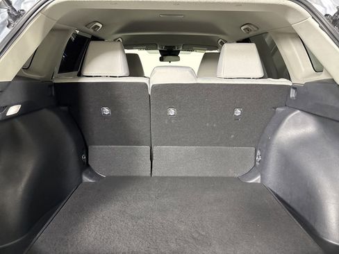 Used 2025 Toyota Corolla Cross L image 22