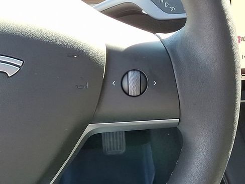 Used 2023 Tesla Model 3 Standard Range image 34